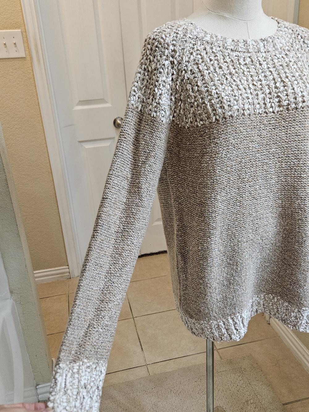 FATE Cozy Two-Tone Scoop Neck Sweater in Taupe and Cream Size Medium NWT - Picture 5 of 12